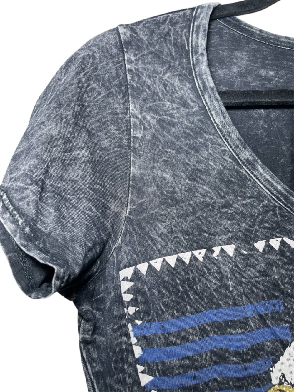 Daytrip Buckle Y2K Acid Wash Bling Freedom Eagle Graphic V-Neck Tee Size Medium - Picture 4 of 15